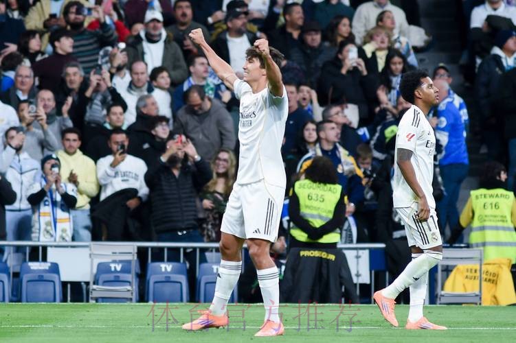 皇马5-1贝蒂斯距榜首4分 贡萨洛戴帽罗德里戈2助